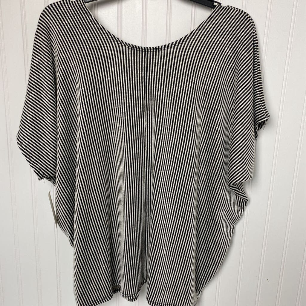 SHORT SLEEVE STRIPED TOP
