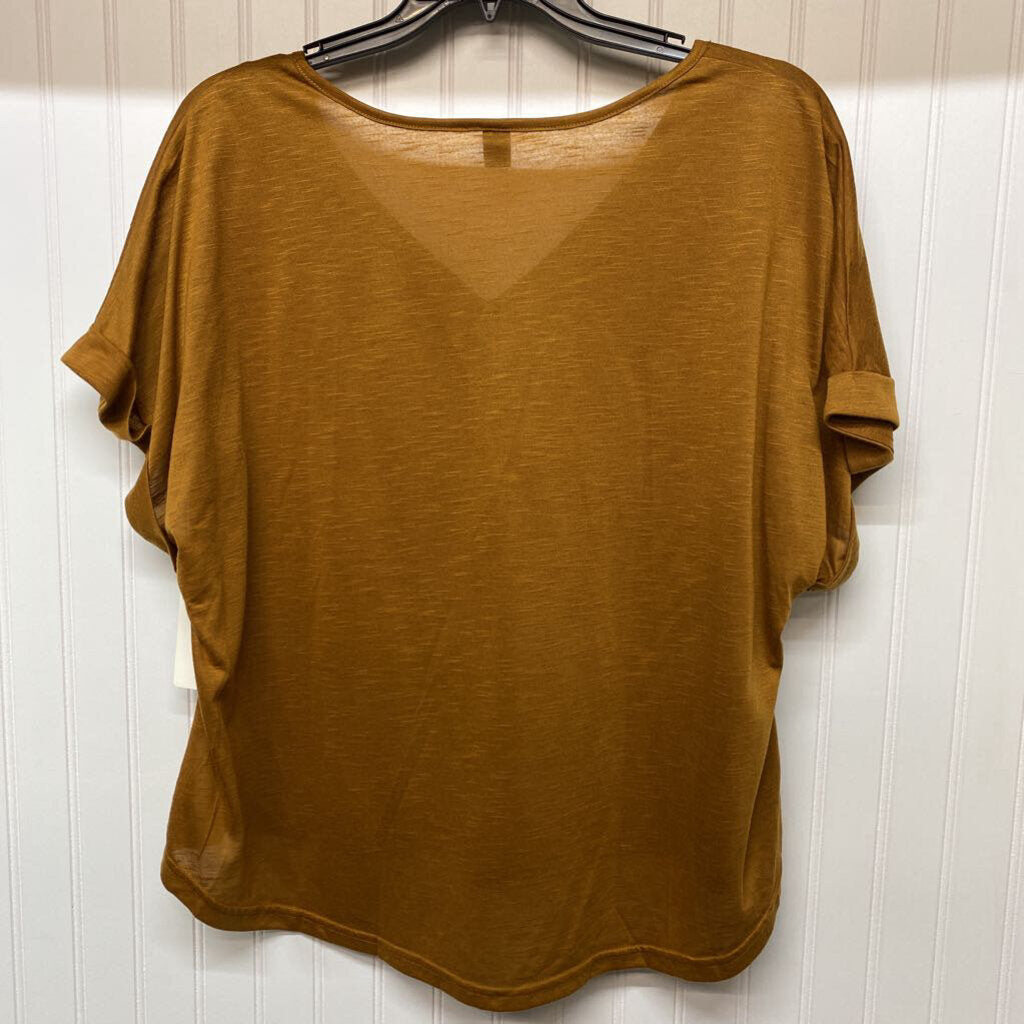 SHORT SLEEVE KNIT TOP