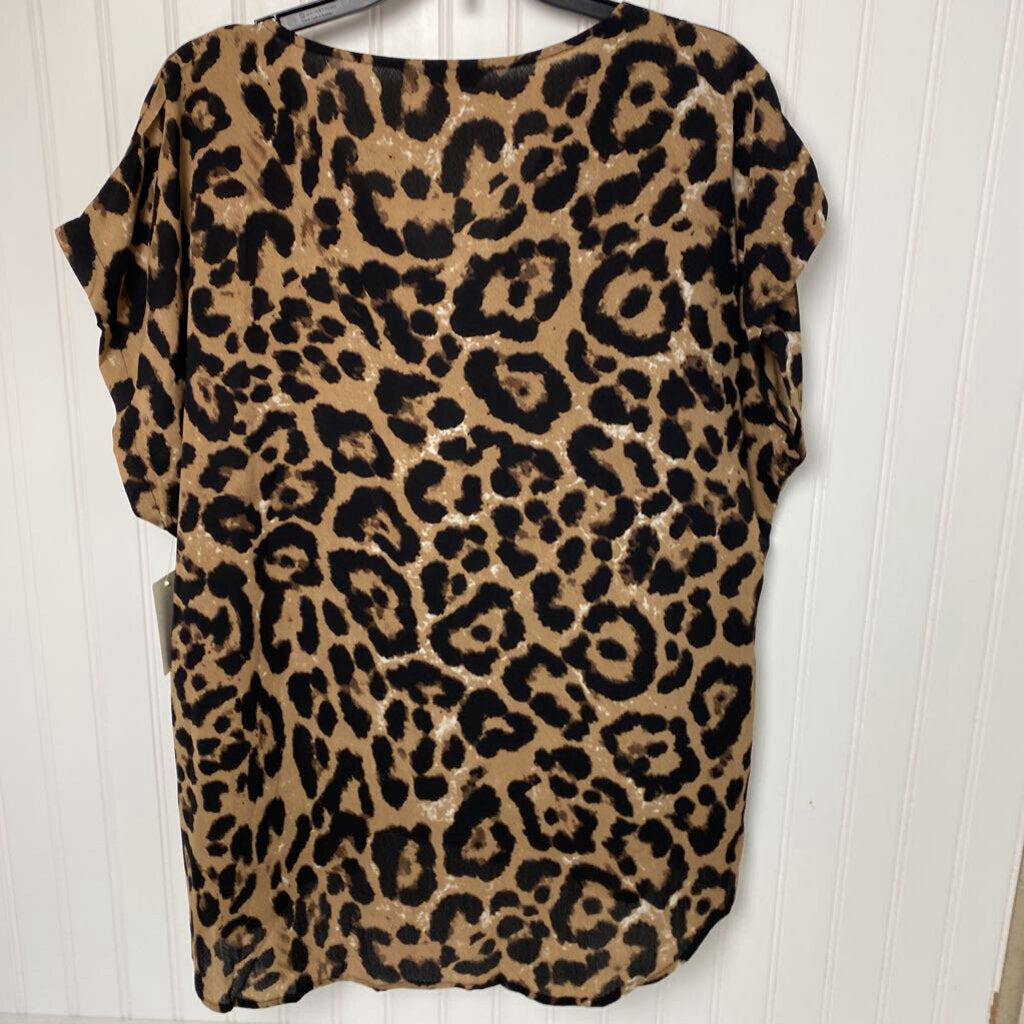 SHORT SLEEVE CHEETAH PRINT SHIRT