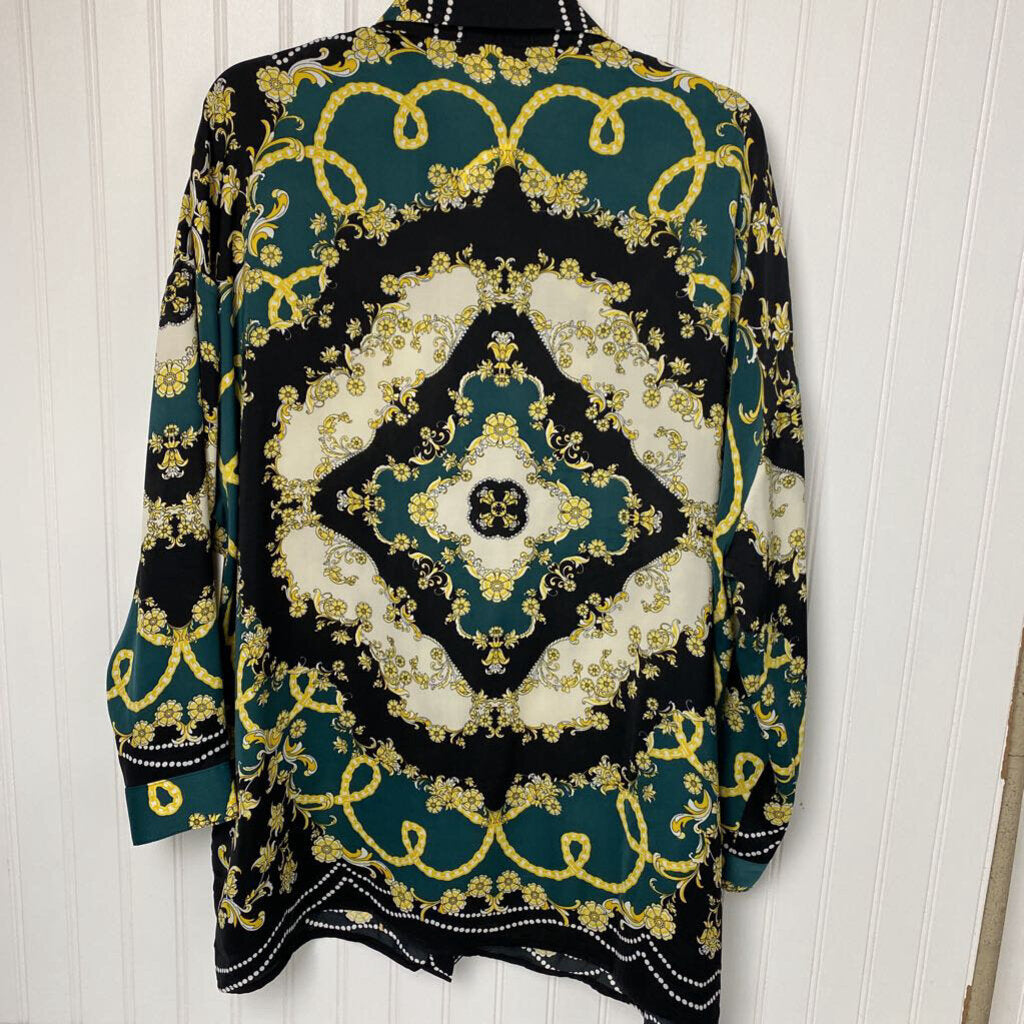 LONG SLEEVE BUTTON UP SHIRT
