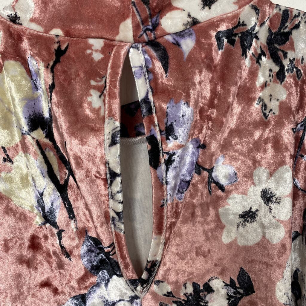 LONG SLEEVE COLD SHOULDER PRINTED TOP
