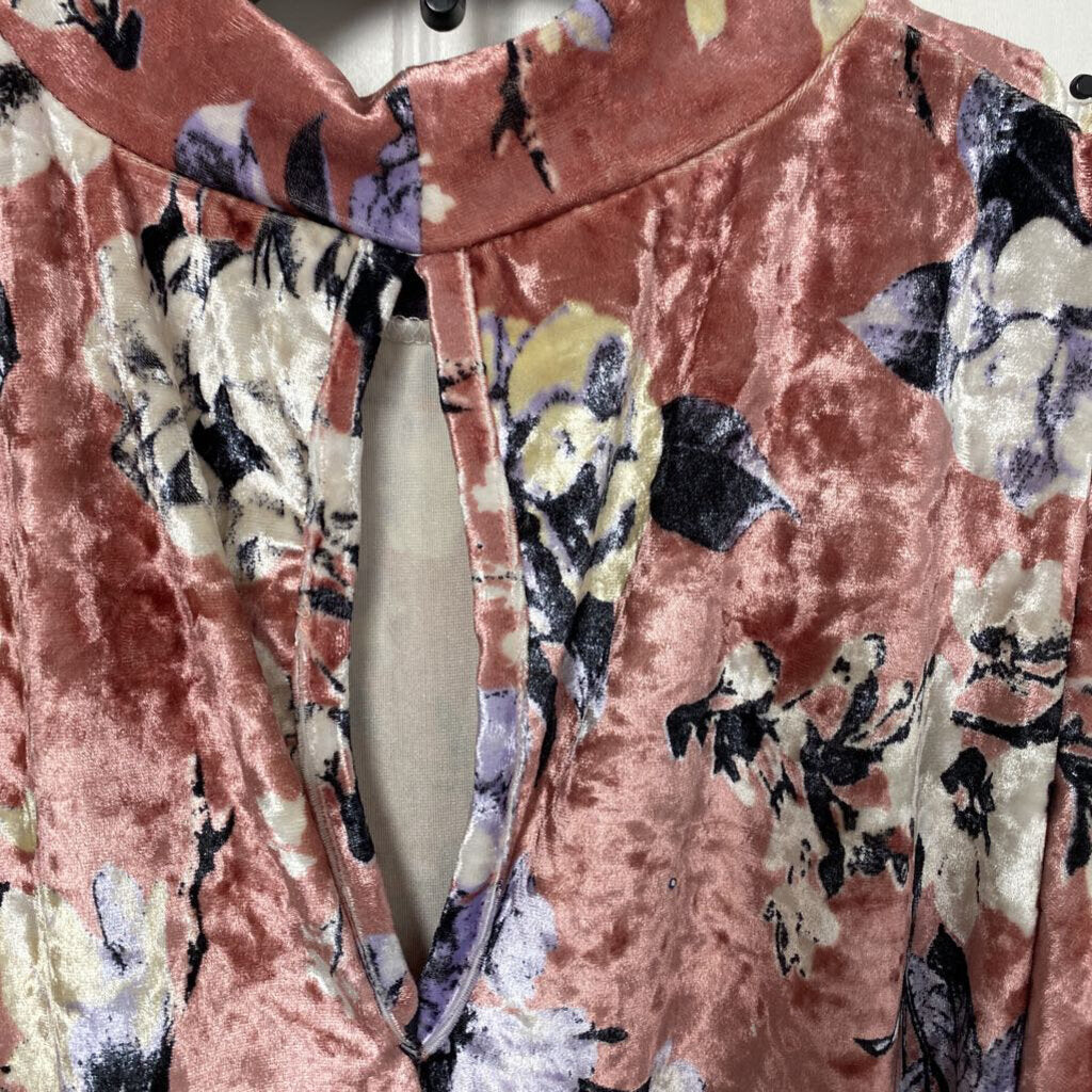 LONG SLEEVE COLD SHOULDER PRINTED TOP