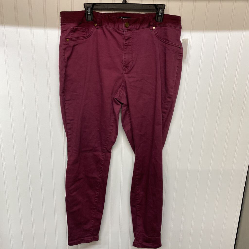 COLORED JEANS