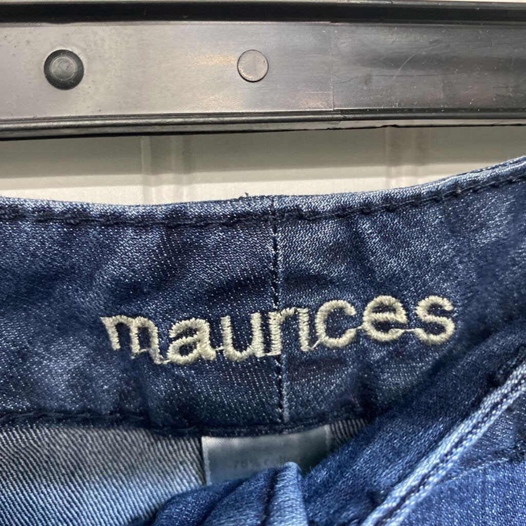 STRAIGHT LEG JEANS