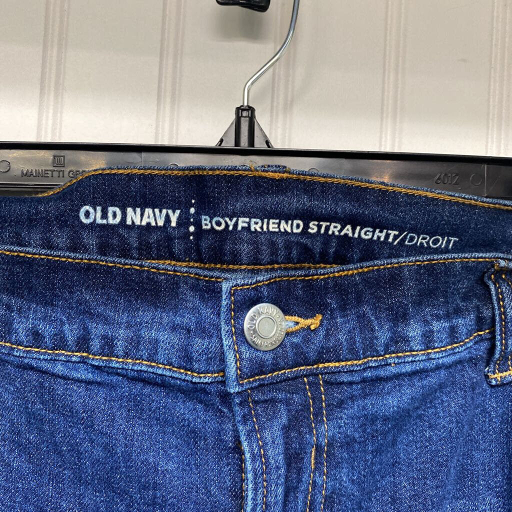 STRAIGHT LEG JEANS