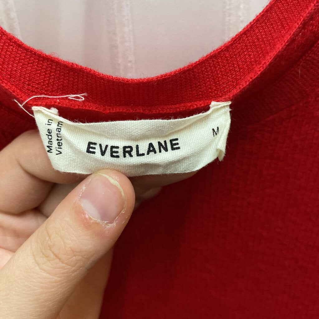 SLEEVELESS SWEATER
