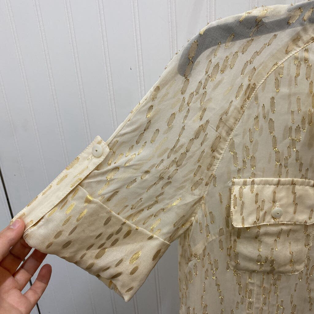 SHORT SLEEVE SHEER BUTTON UP TOP