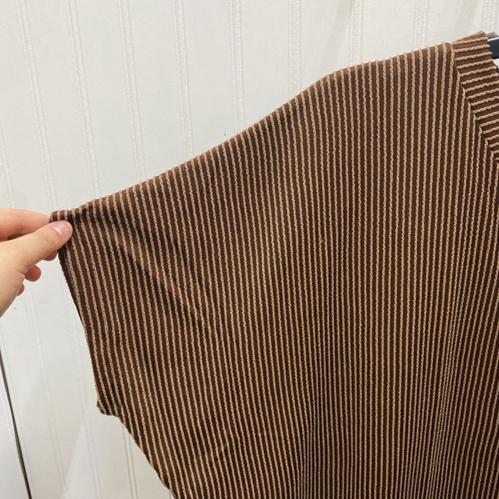SHORT SLEEVE KNIT TOP