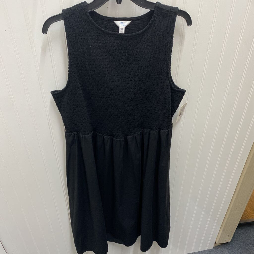 SLEEVLESS DRESS