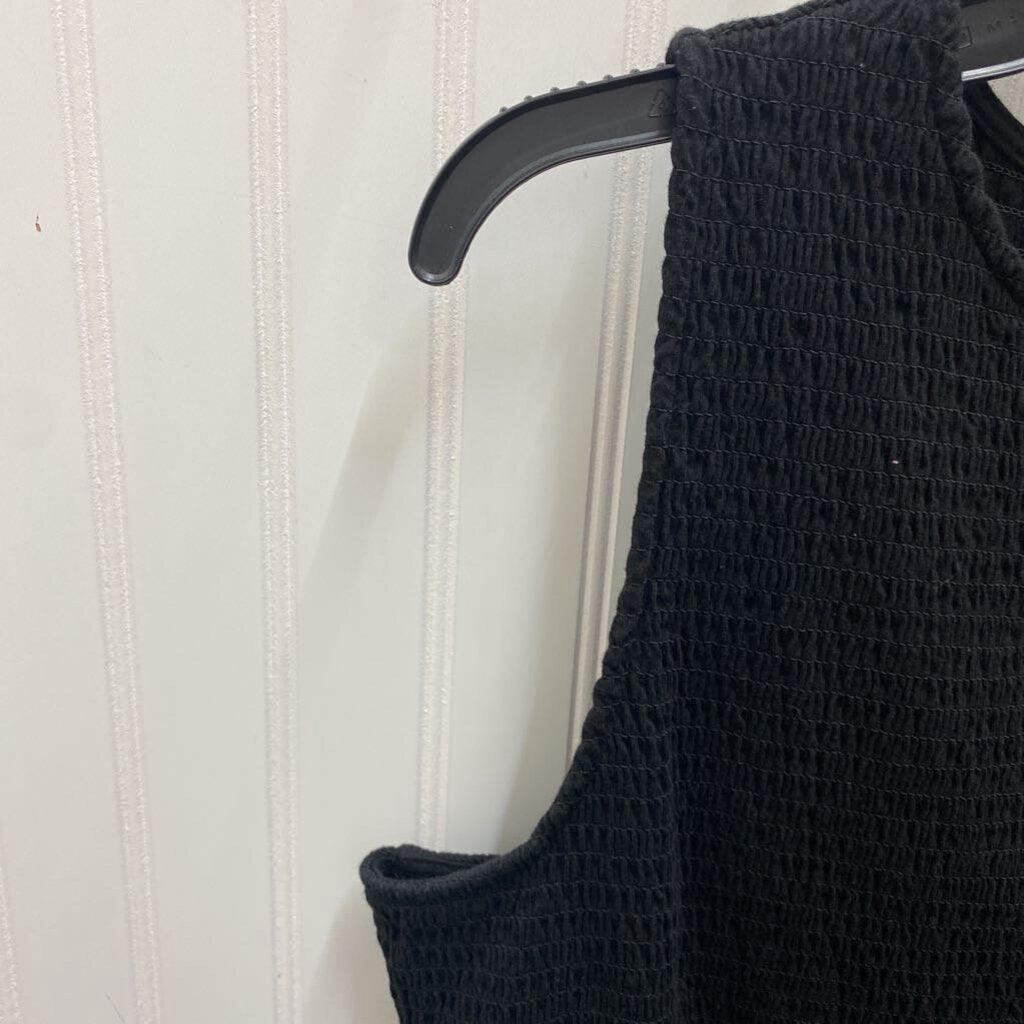 SLEEVLESS DRESS
