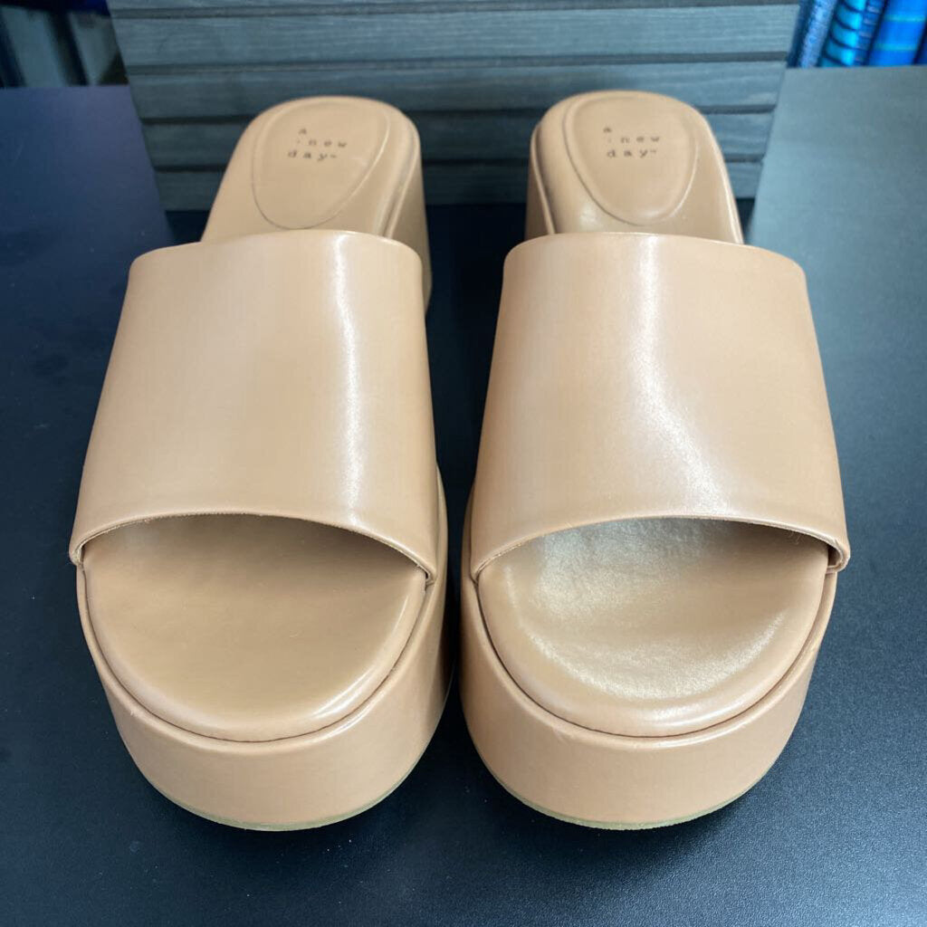 OPEN TOED PLATFORM