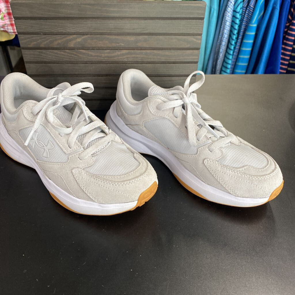 TENNIS SHOES