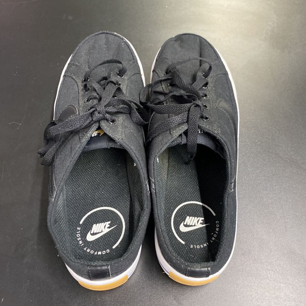 NIKE SLIP ON SNEAKERS