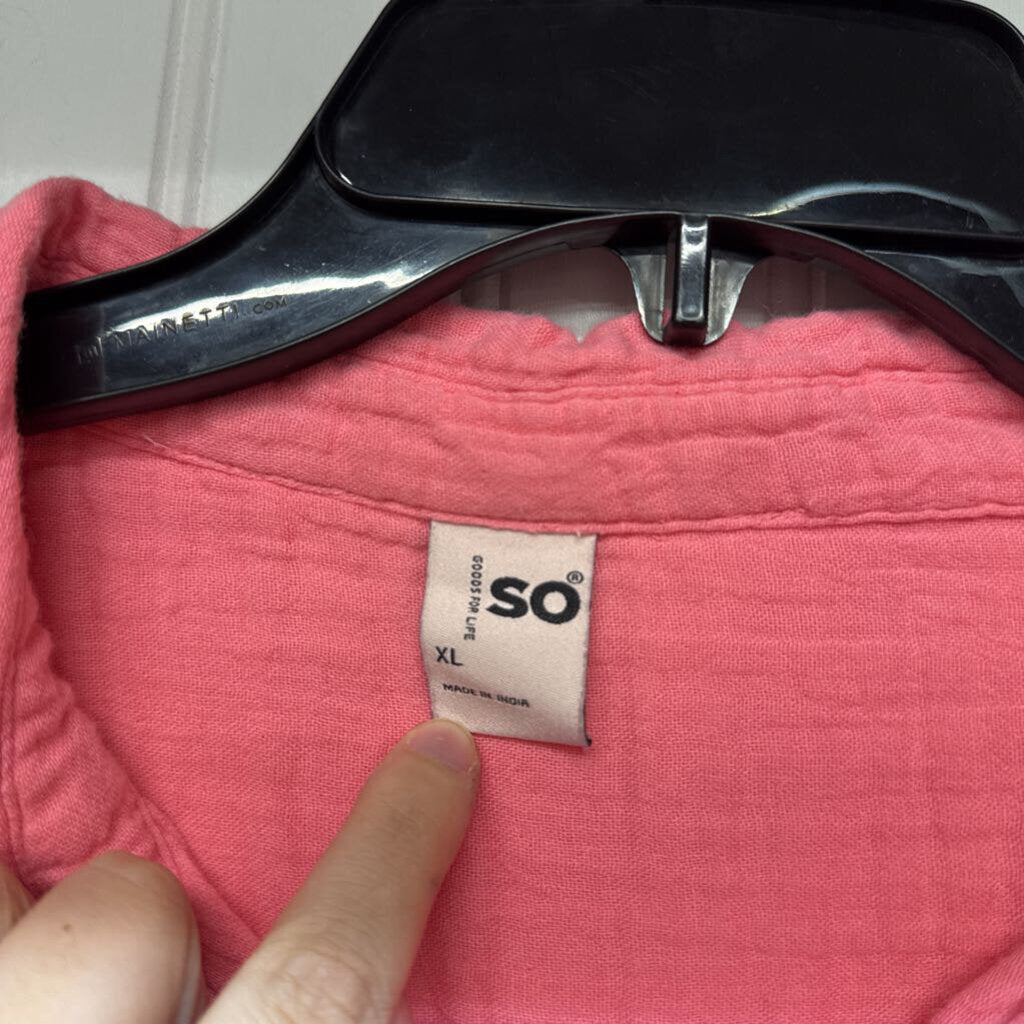 SLEEVELESS BUTTON UP