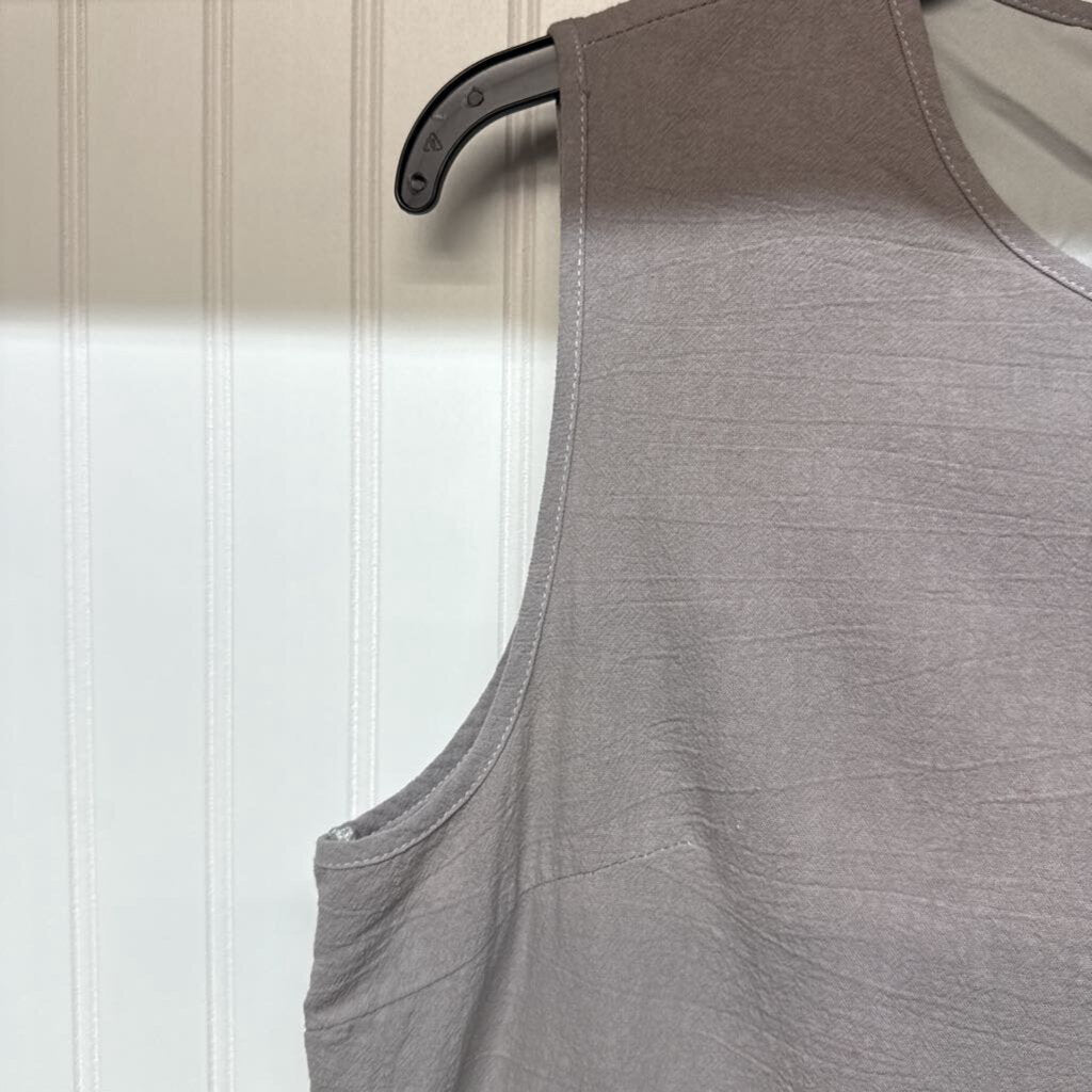 SLEEVELESS DRESS