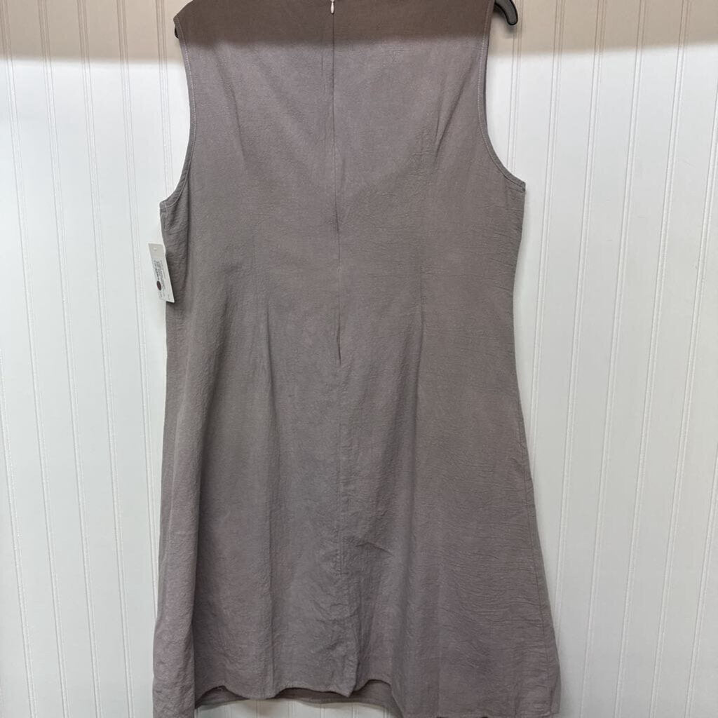 SLEEVELESS DRESS