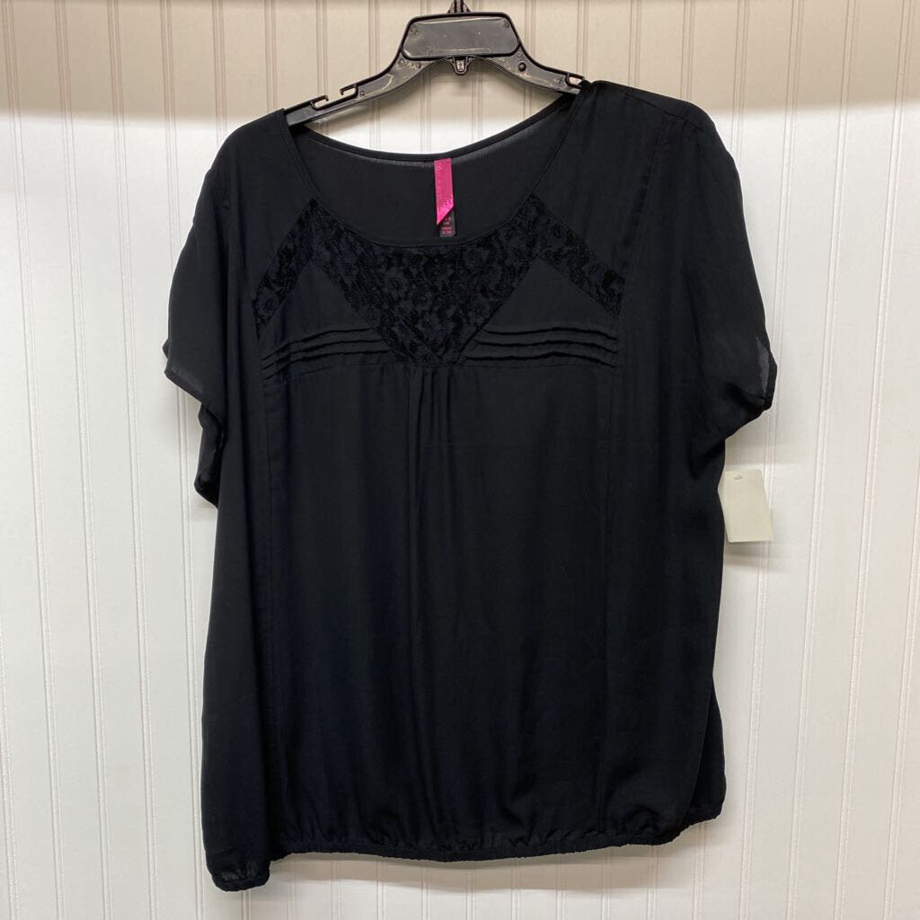 SHORT SLEEVE SHEER TOP