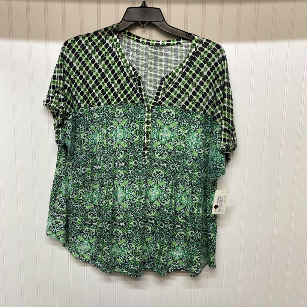 SHORT SLEEVE PRINTED KNIT TOP