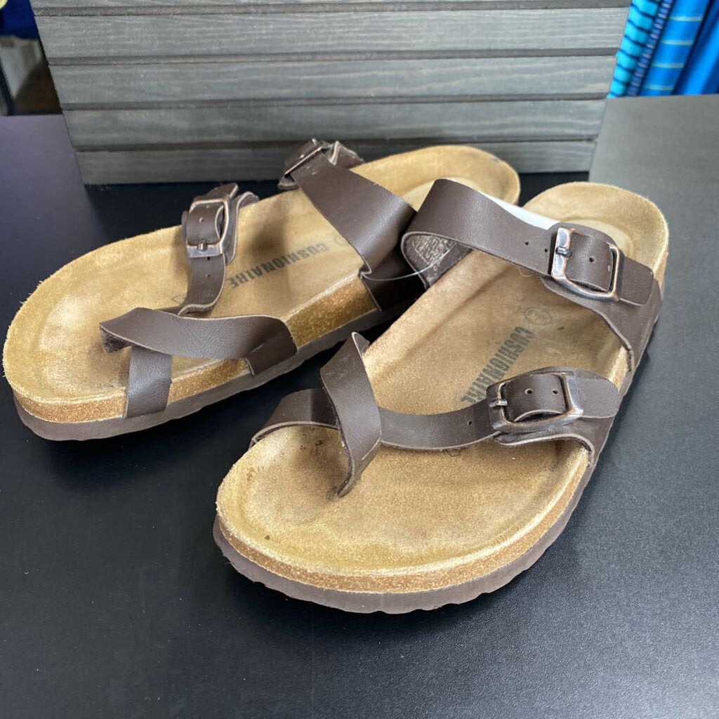 BROWN SANDALS