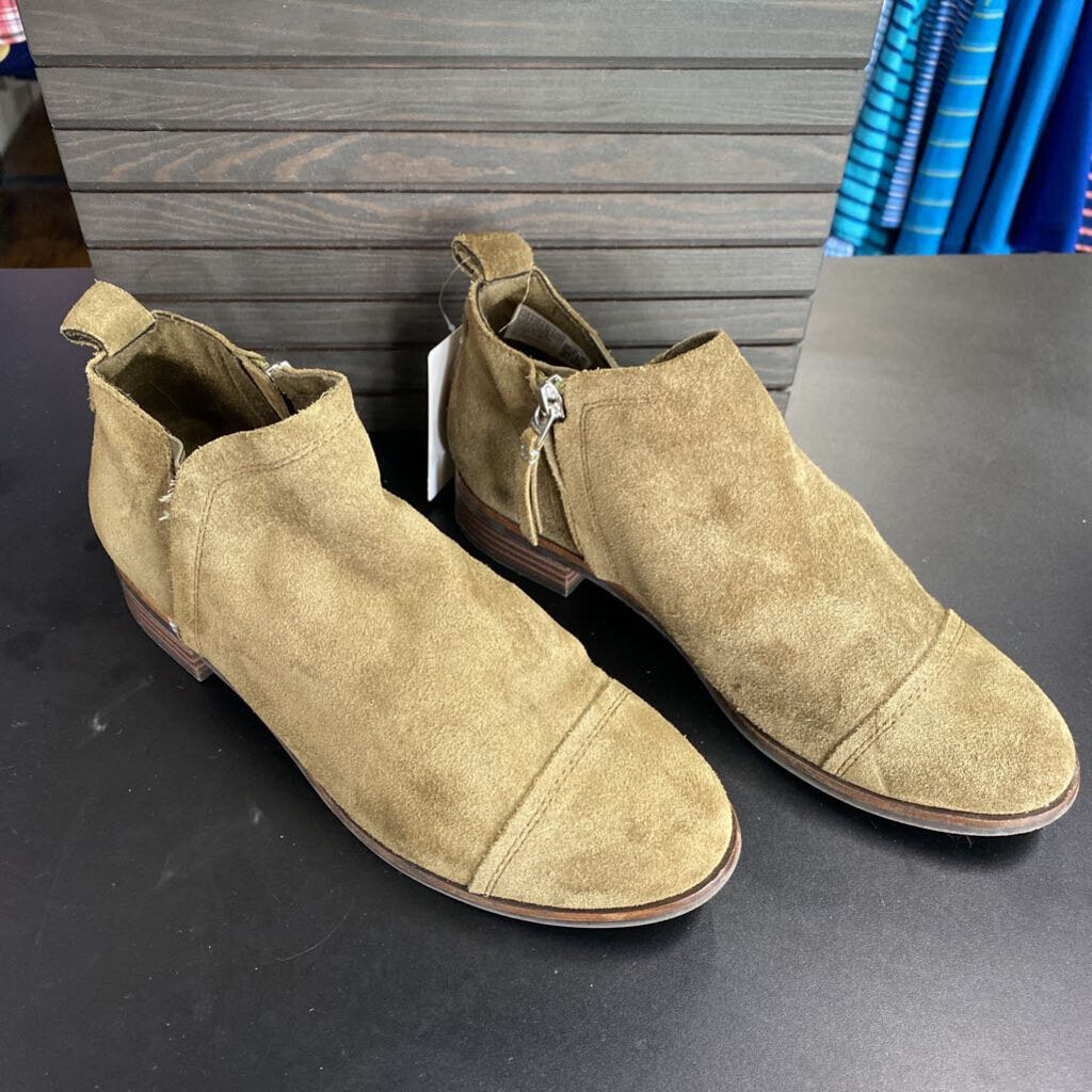 OLIVE ANKLE BOOTS