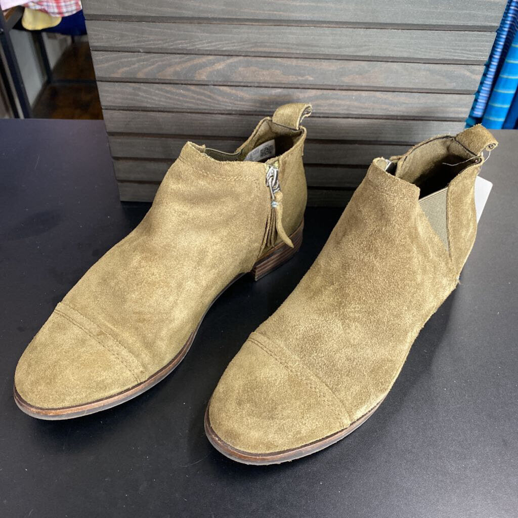 OLIVE ANKLE BOOTS