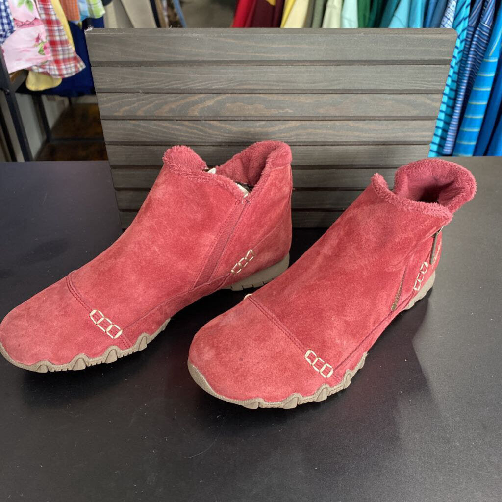 PINK BOOTS
