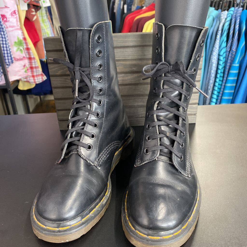 BLACK LEATHER BOOTS