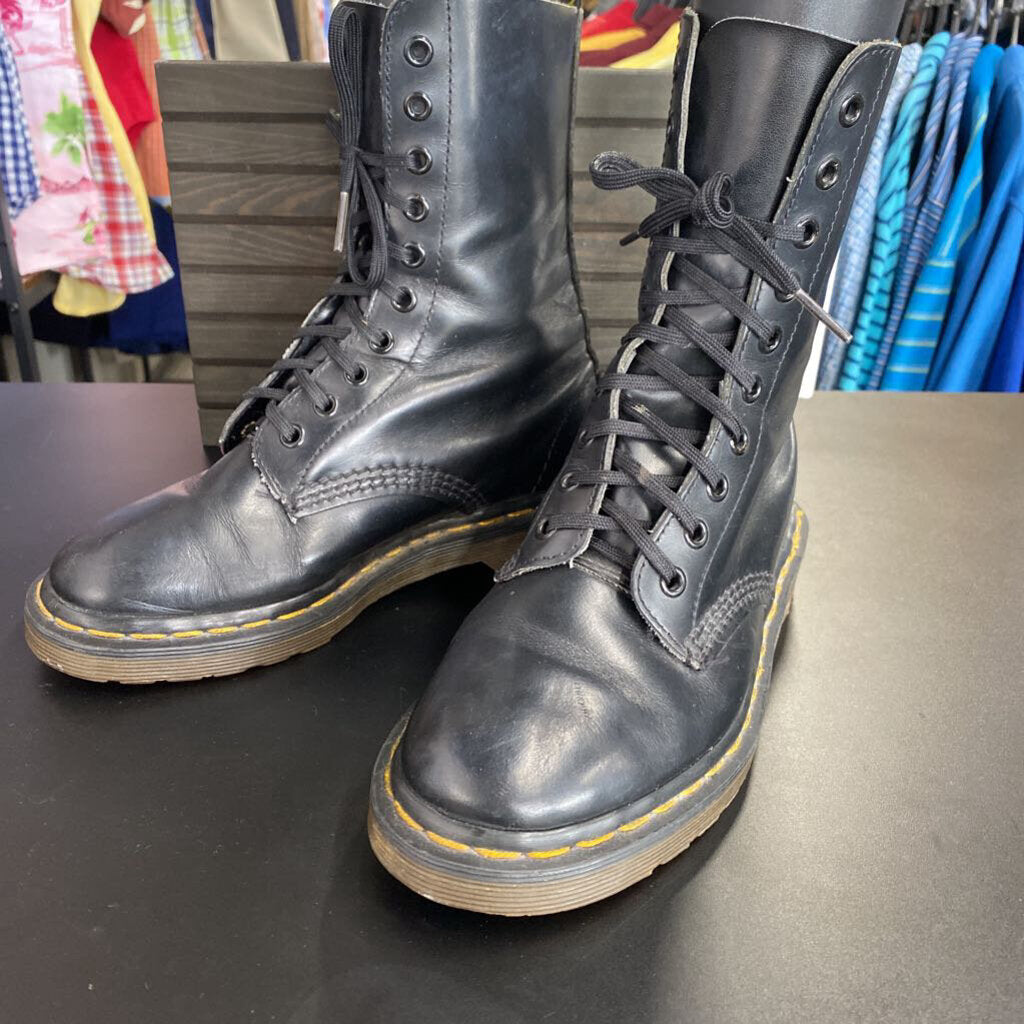 BLACK LEATHER BOOTS