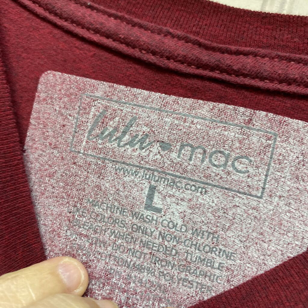 LONG SLEEVED GRAPHIC TEE