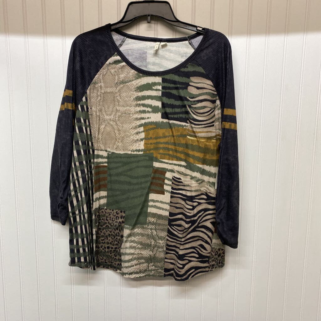 GATHERED SLEEVED TOP