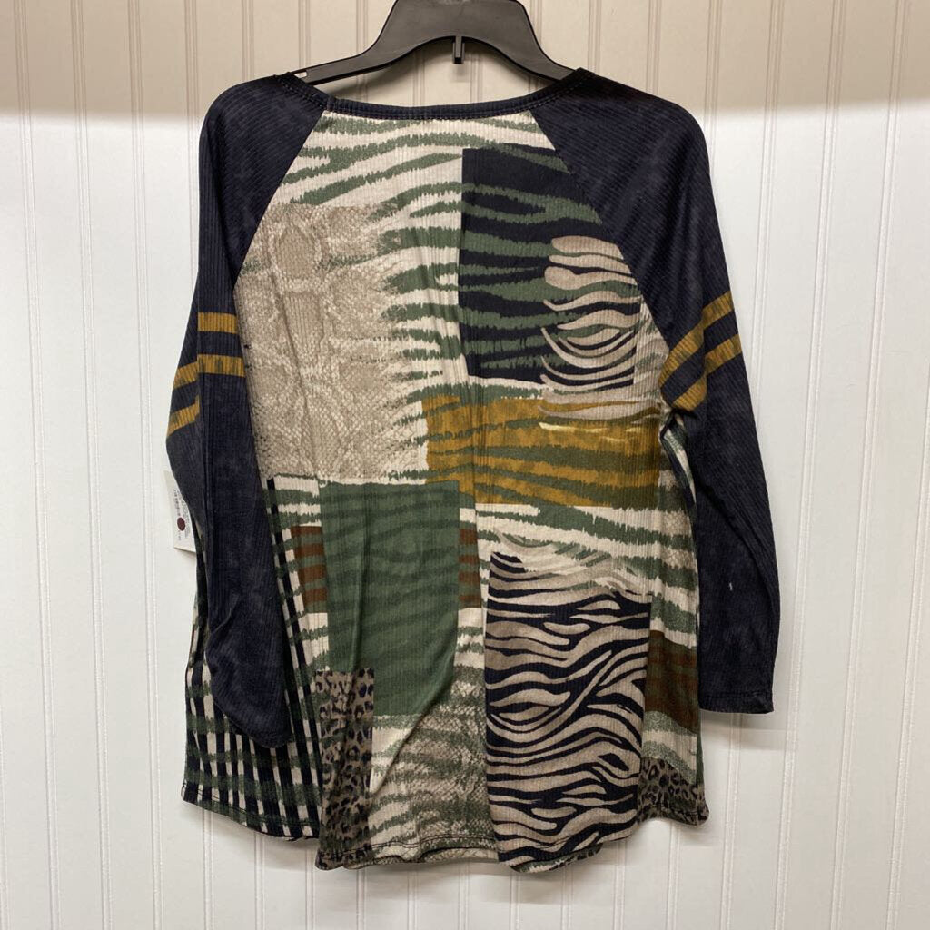GATHERED SLEEVED TOP
