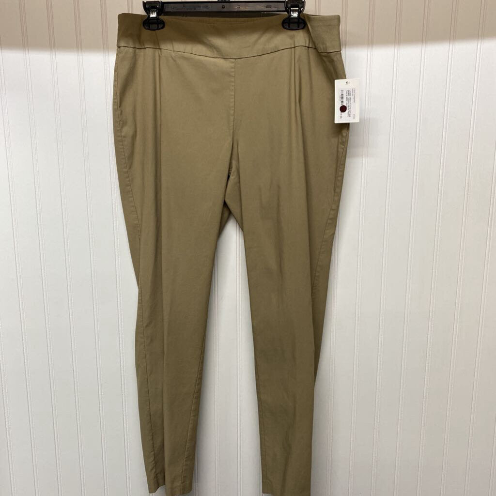 SKINNY LEGGED DRESS PANTS