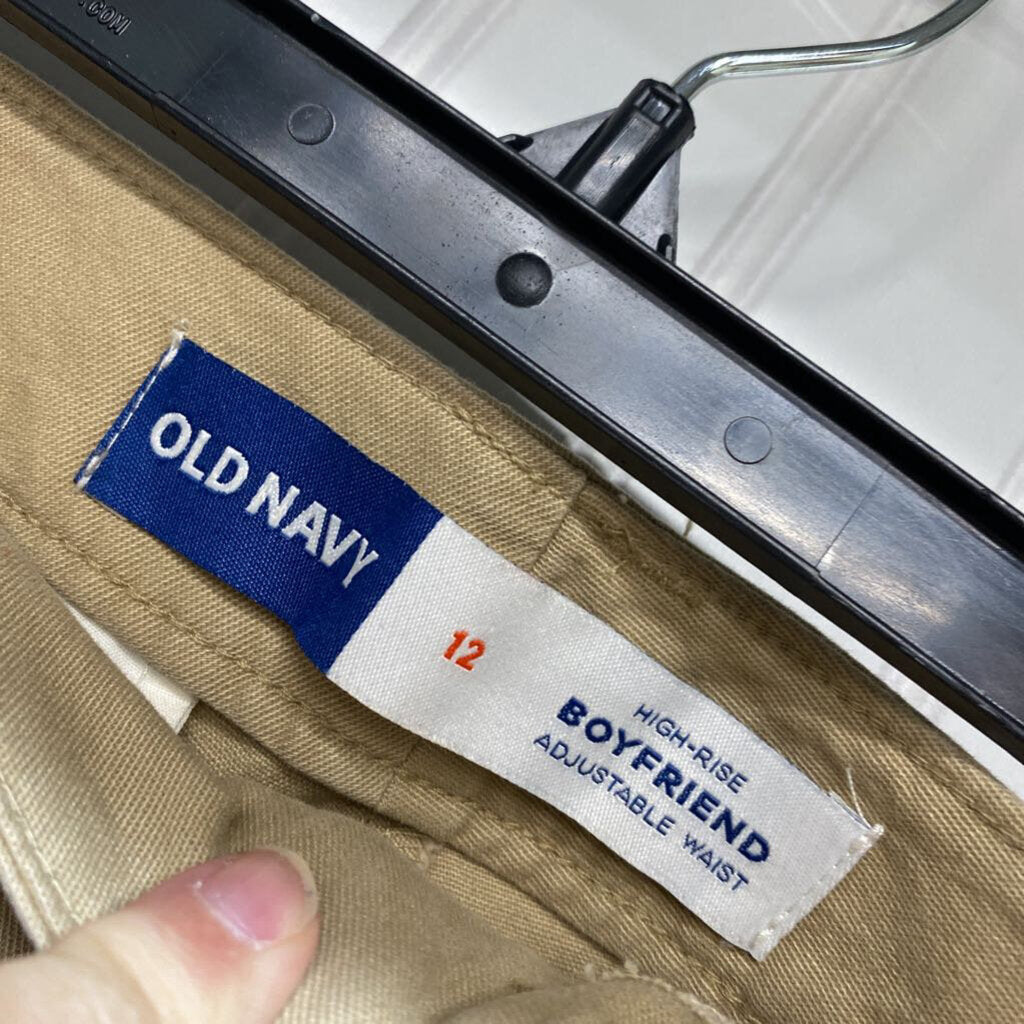 PLEATED KHAKI PANTS