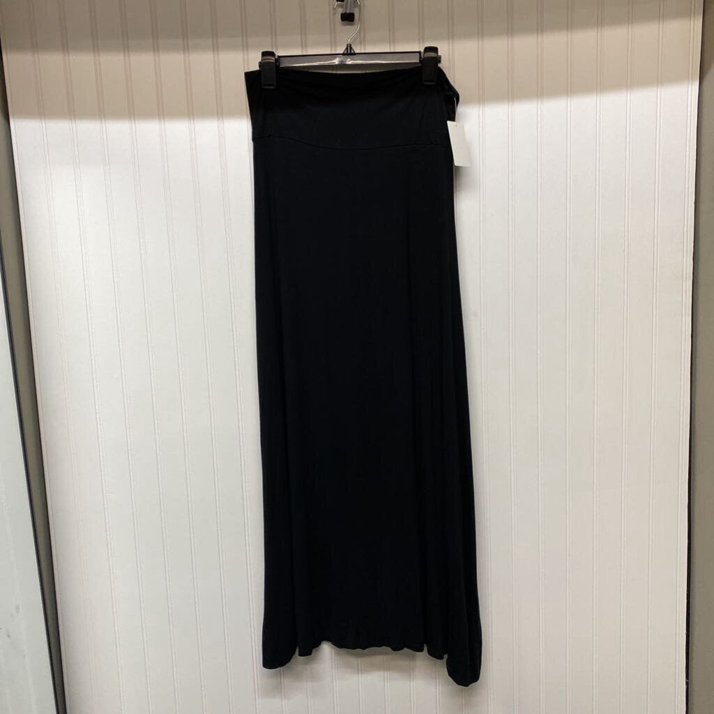 BLACK LONG SKIRT