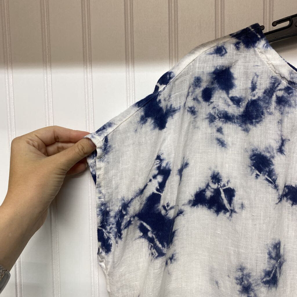 NAVY BUTTON UP