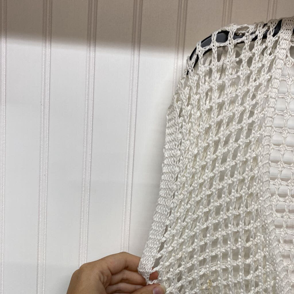 SLEEVELESS NET WRAP TOP