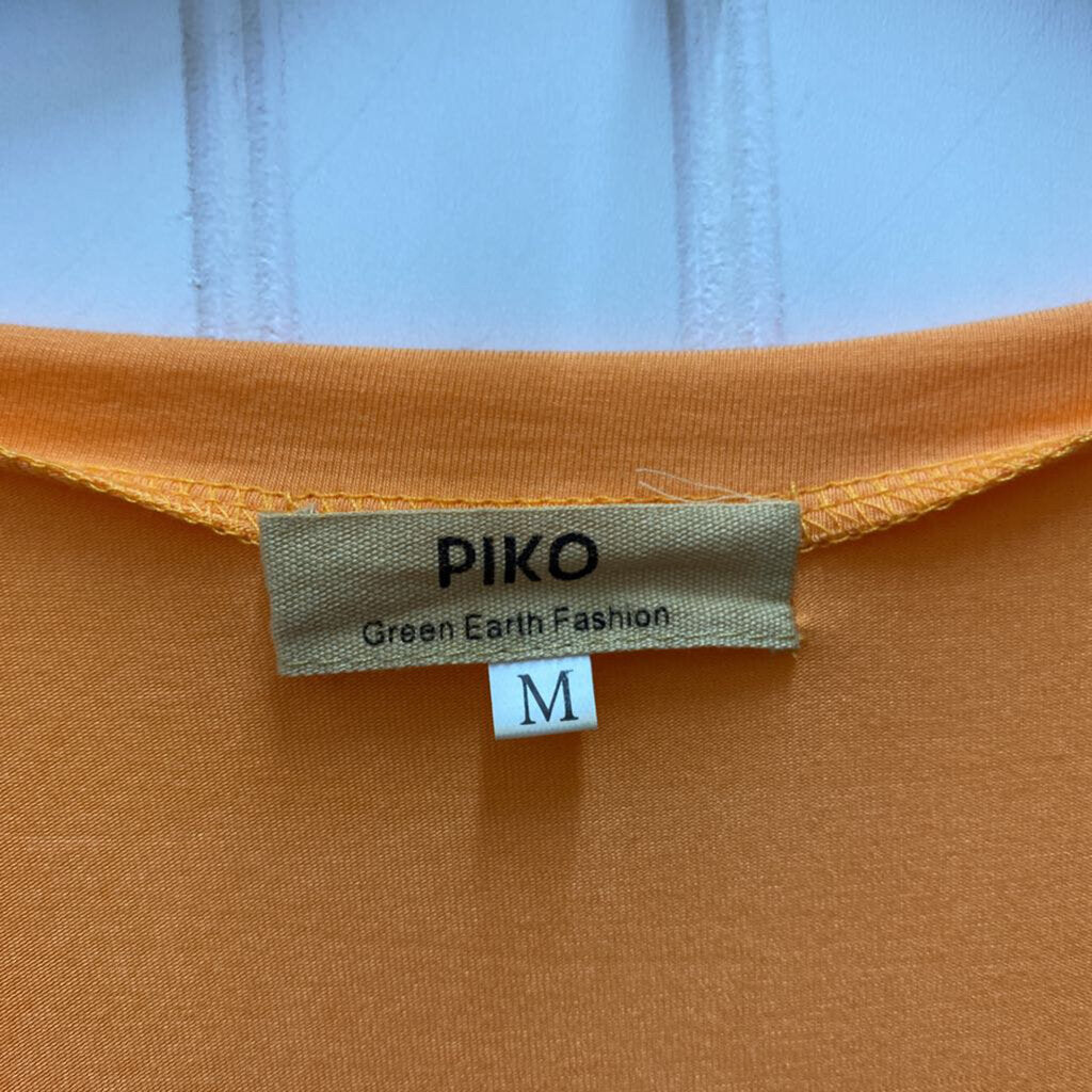 V NECK SHORT SLEEVED