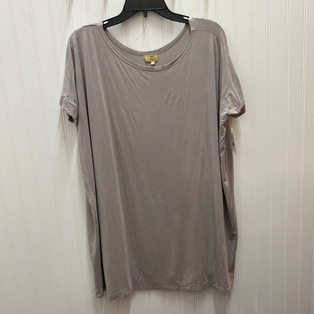 SHORT SLEEVED
