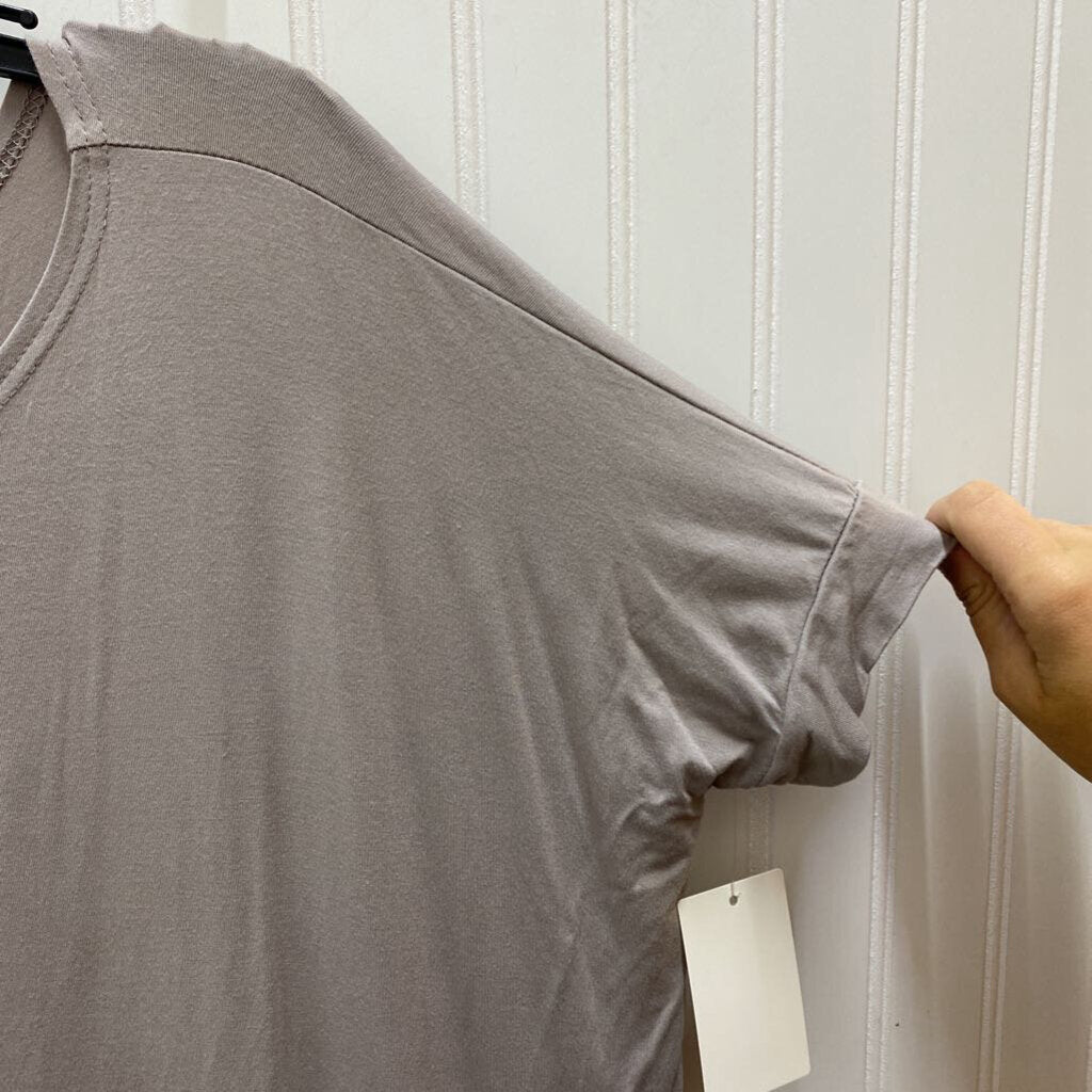 SHORT SLEEVED