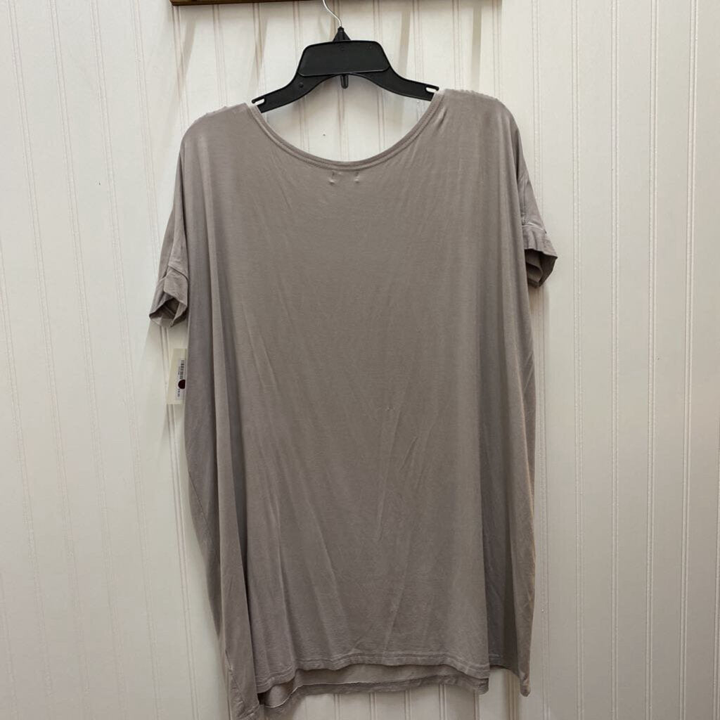 SHORT SLEEVED