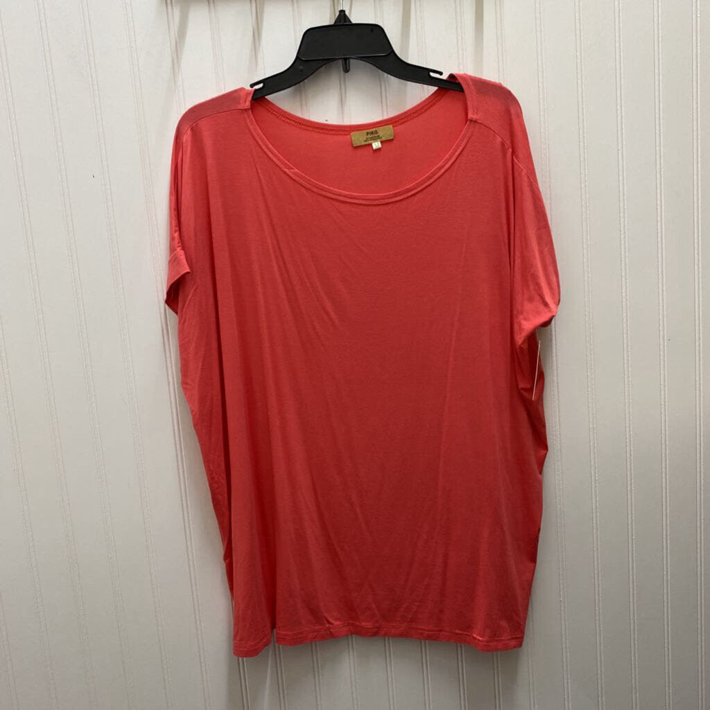 SHORT SLEEVED