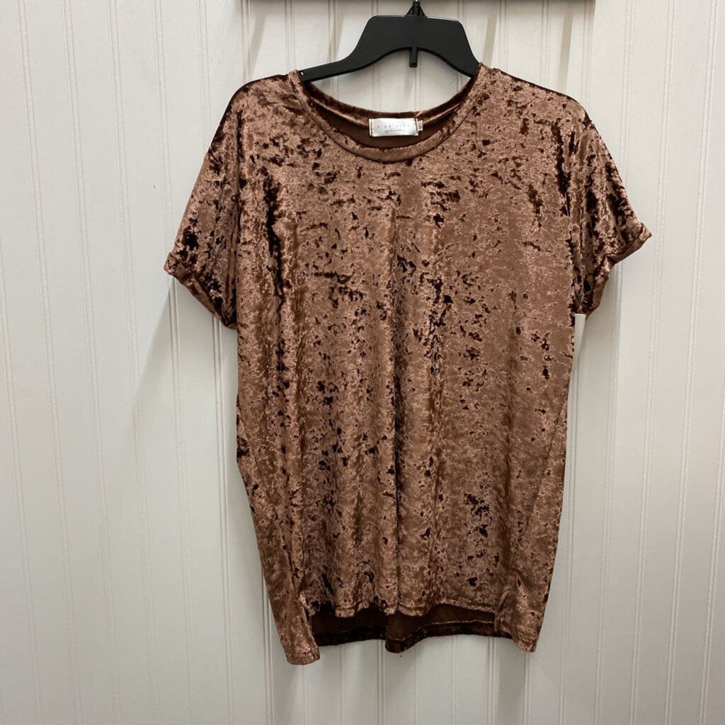 VELOUR SHORT SLEEVED