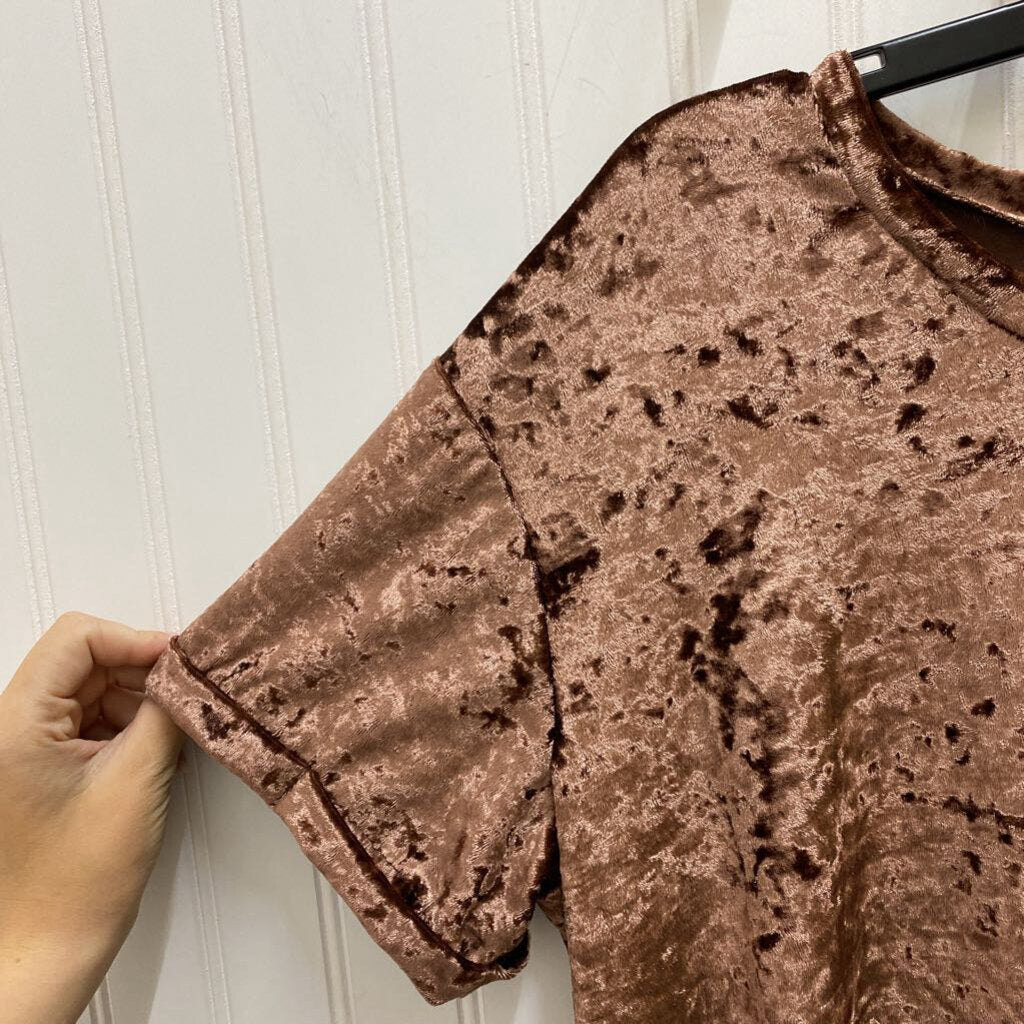 VELOUR SHORT SLEEVED