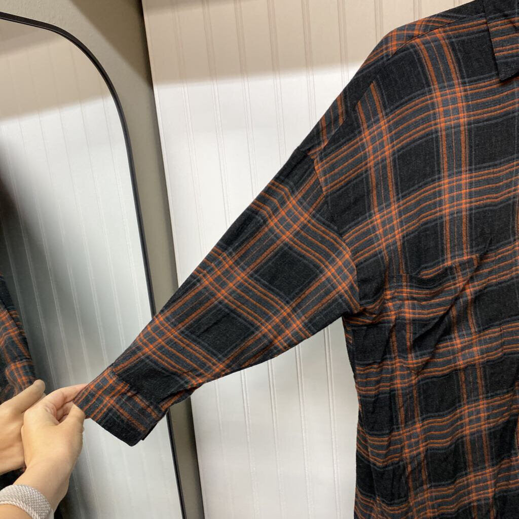 LONG SLEEVE COLLARED FRAYED FLANNEL SHIRT