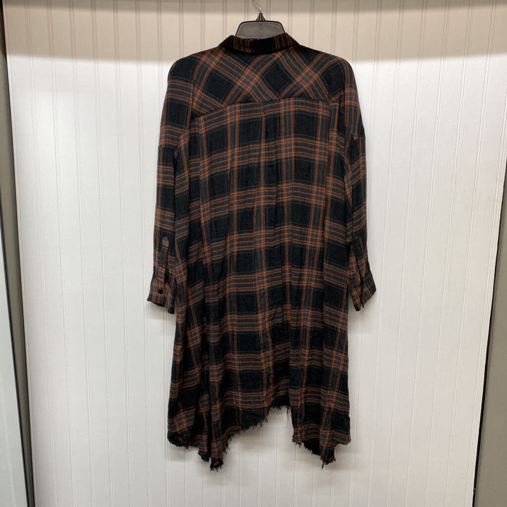 LONG SLEEVE COLLARED FRAYED FLANNEL SHIRT