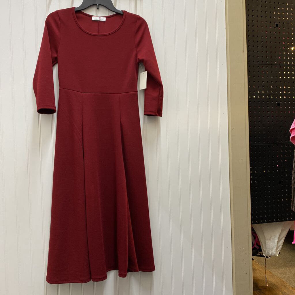 LONG SLEEVED DRESS