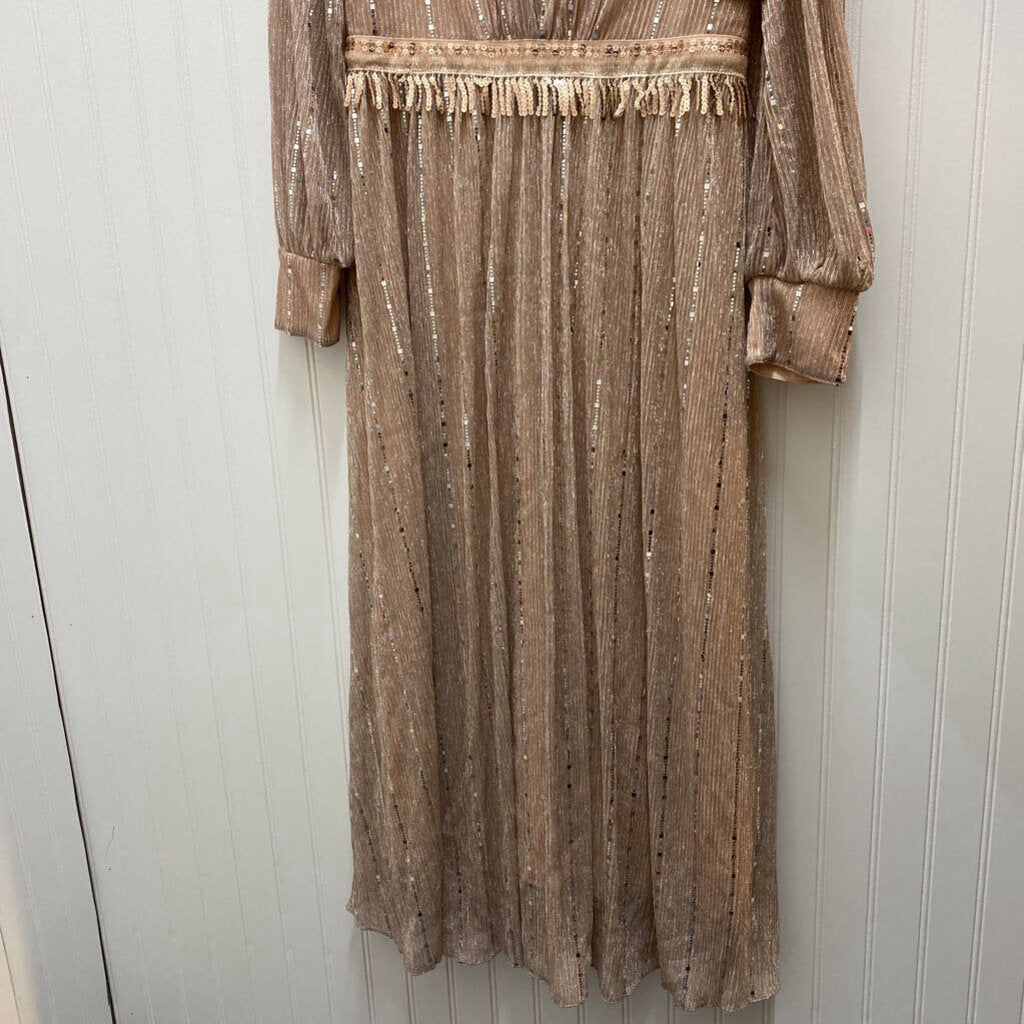 LONG SLEEVED SHIMMERING DRESS
