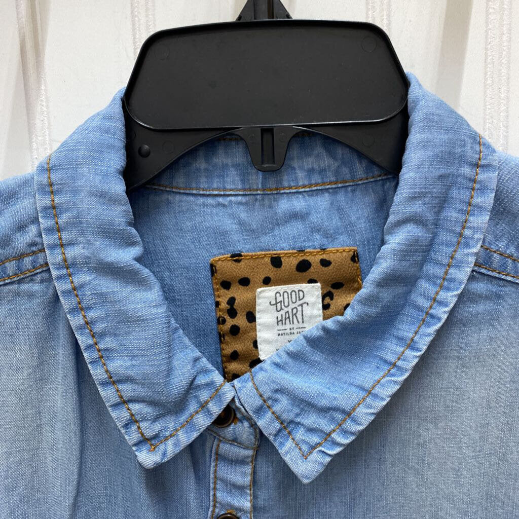 COLLARED LONG SLEEVE BUTTON UP TOP