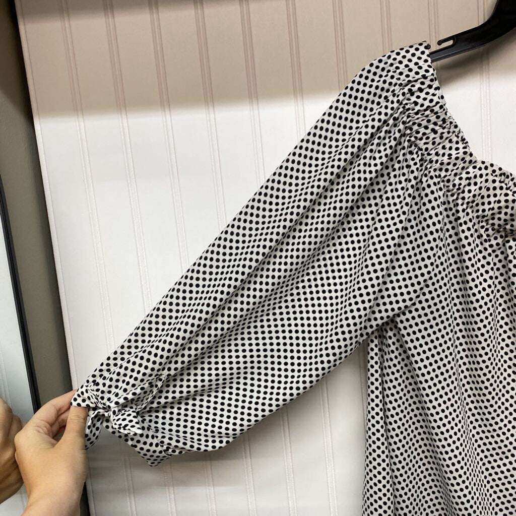 OFF THE SHOULDER LONG SLEEVE POLKA DOT TOP