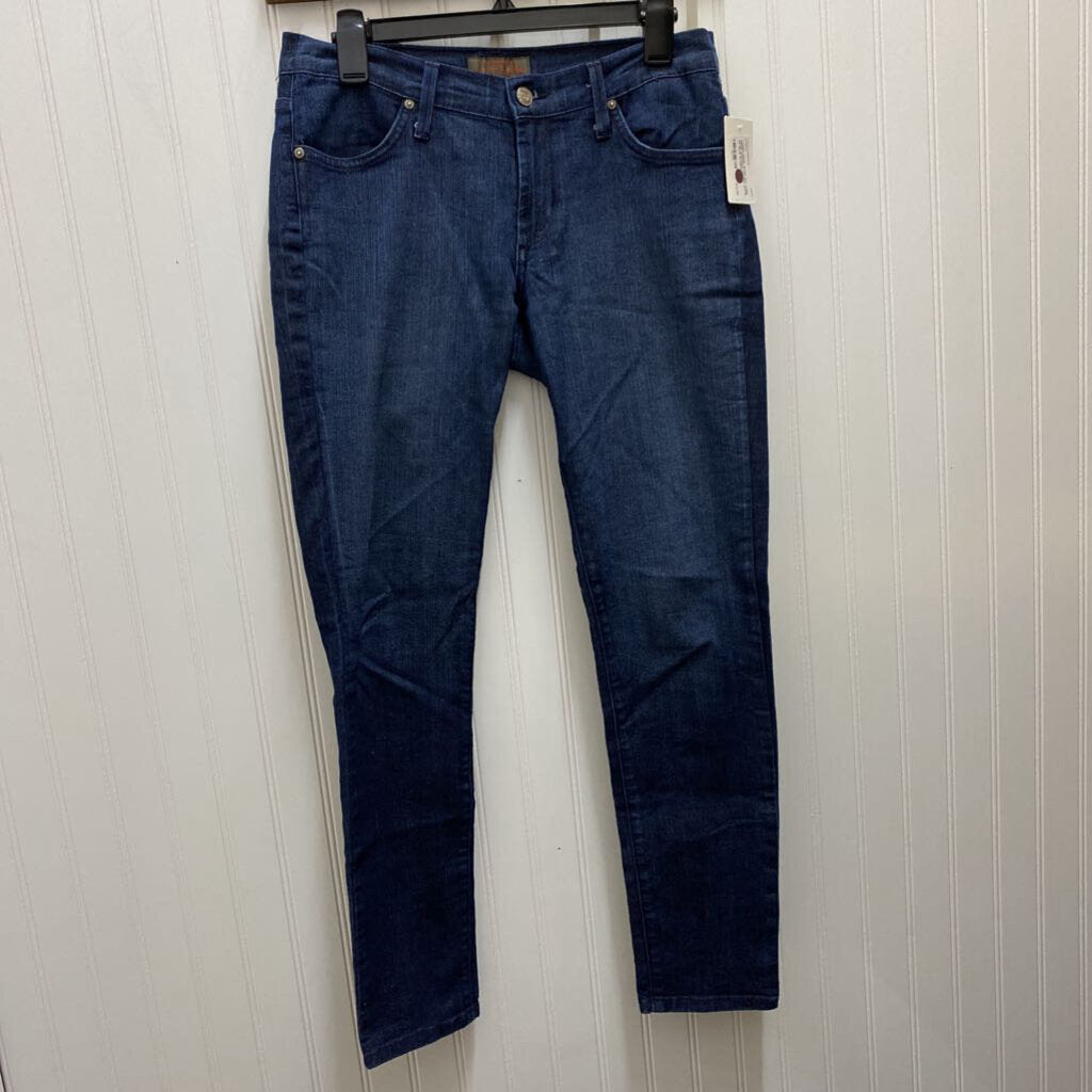STRAIGHT LEGGED JEANS